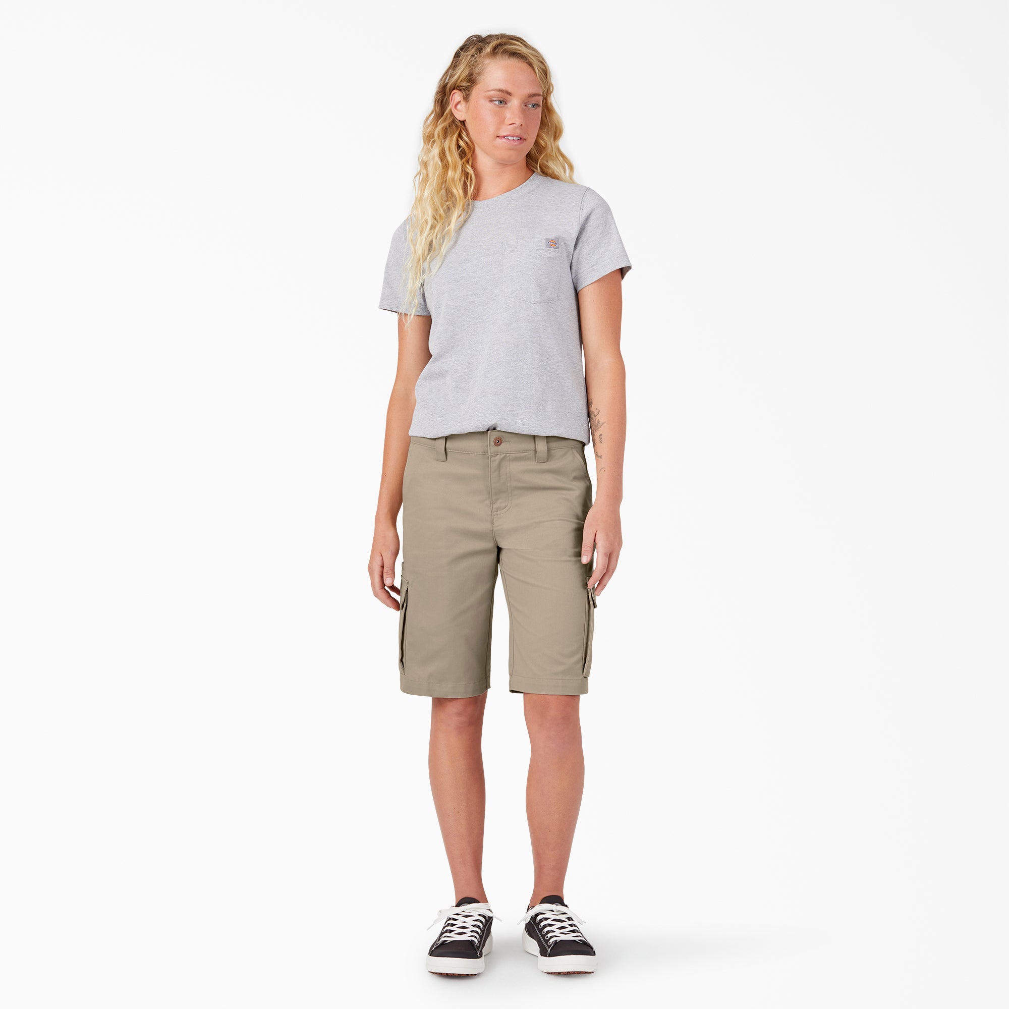 Women's Relaxed Fit Cargo Shorts. 11 - Image 4