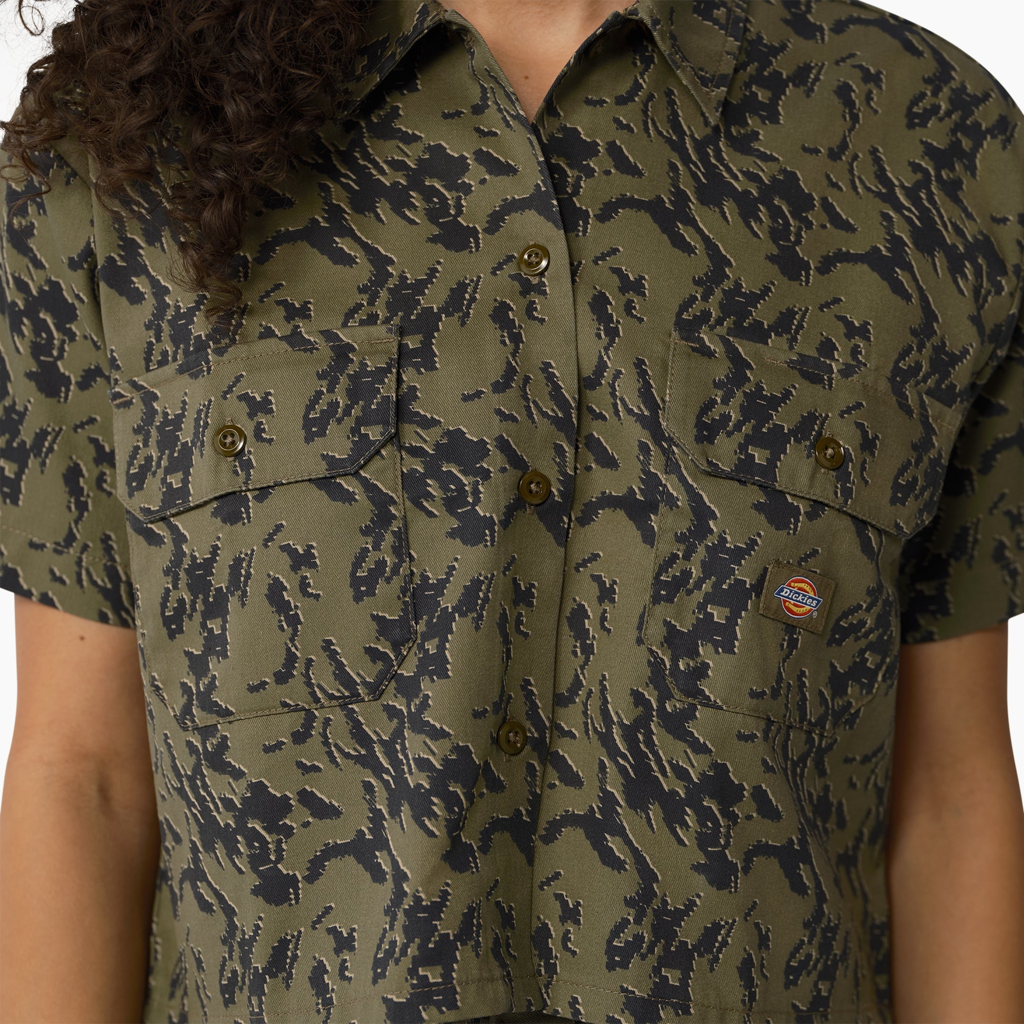 Women's Drewsey Camo Cropped Work Shirt - Image 5