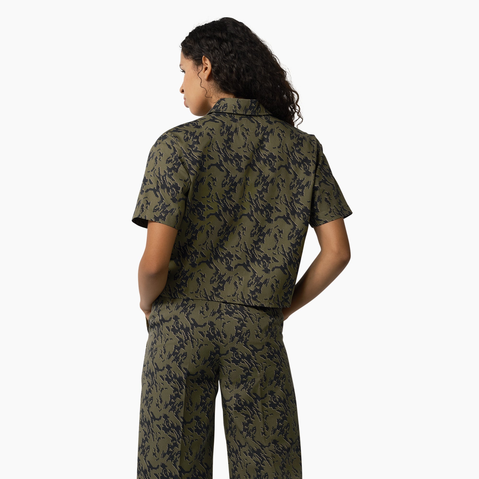 Women's Drewsey Camo Cropped Work Shirt - Image 2